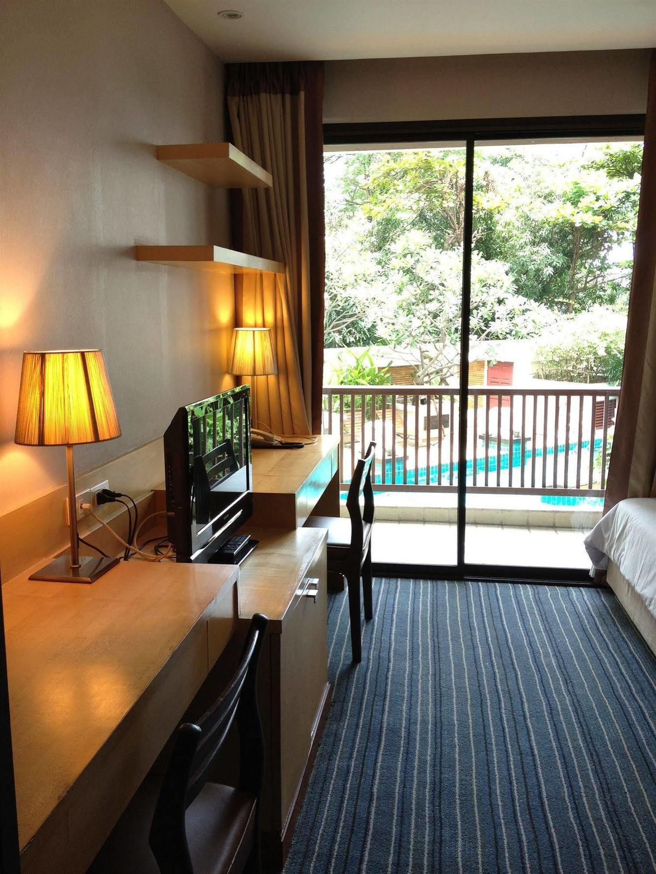Gardengrove Suites Bangkok Exterior foto